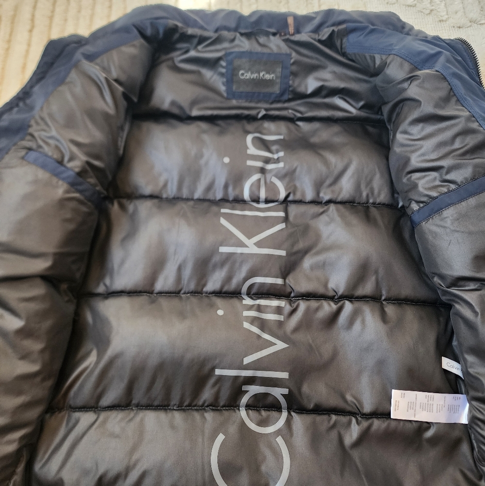 Calvin Klein-Men’s Small Navy Blue puffer jacket.Heavy-duty - Picture 4 of 10